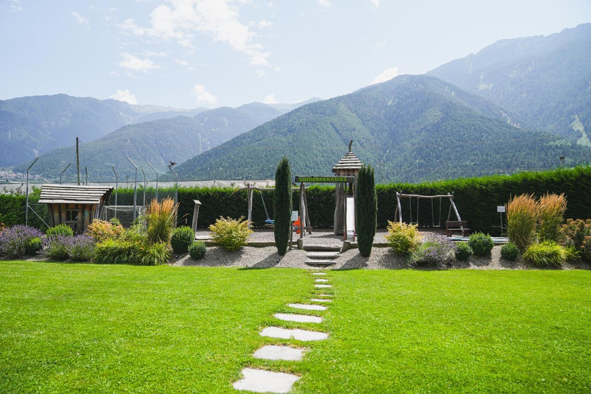 Residence Montani Лачес Экстерьер фото